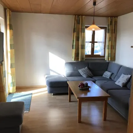 Lusenblick Apartman *